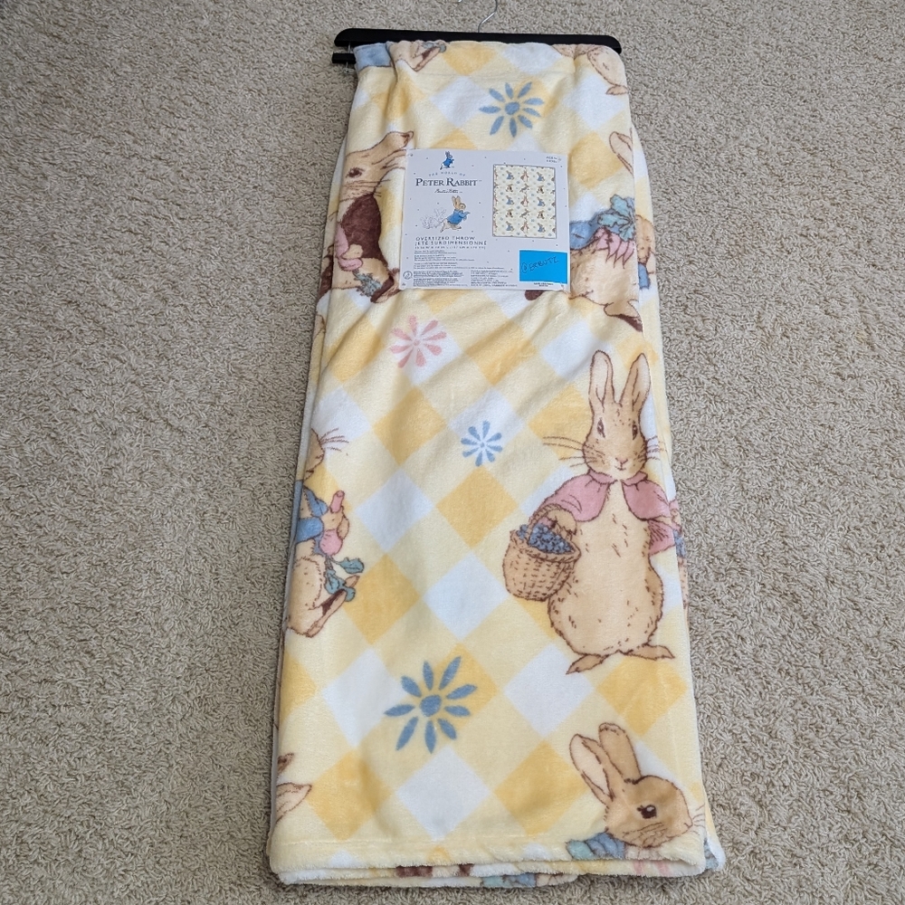 ❌SOLD❌Beatrix Potter Peter Rabbit Oversized Plush Throw, Gingham & Floral Design - Picture 2 of 6